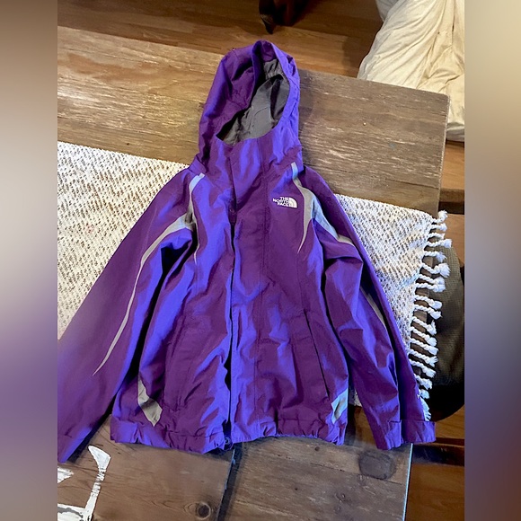 The North Face Girls Shell Jacket - Picture 1 of 6